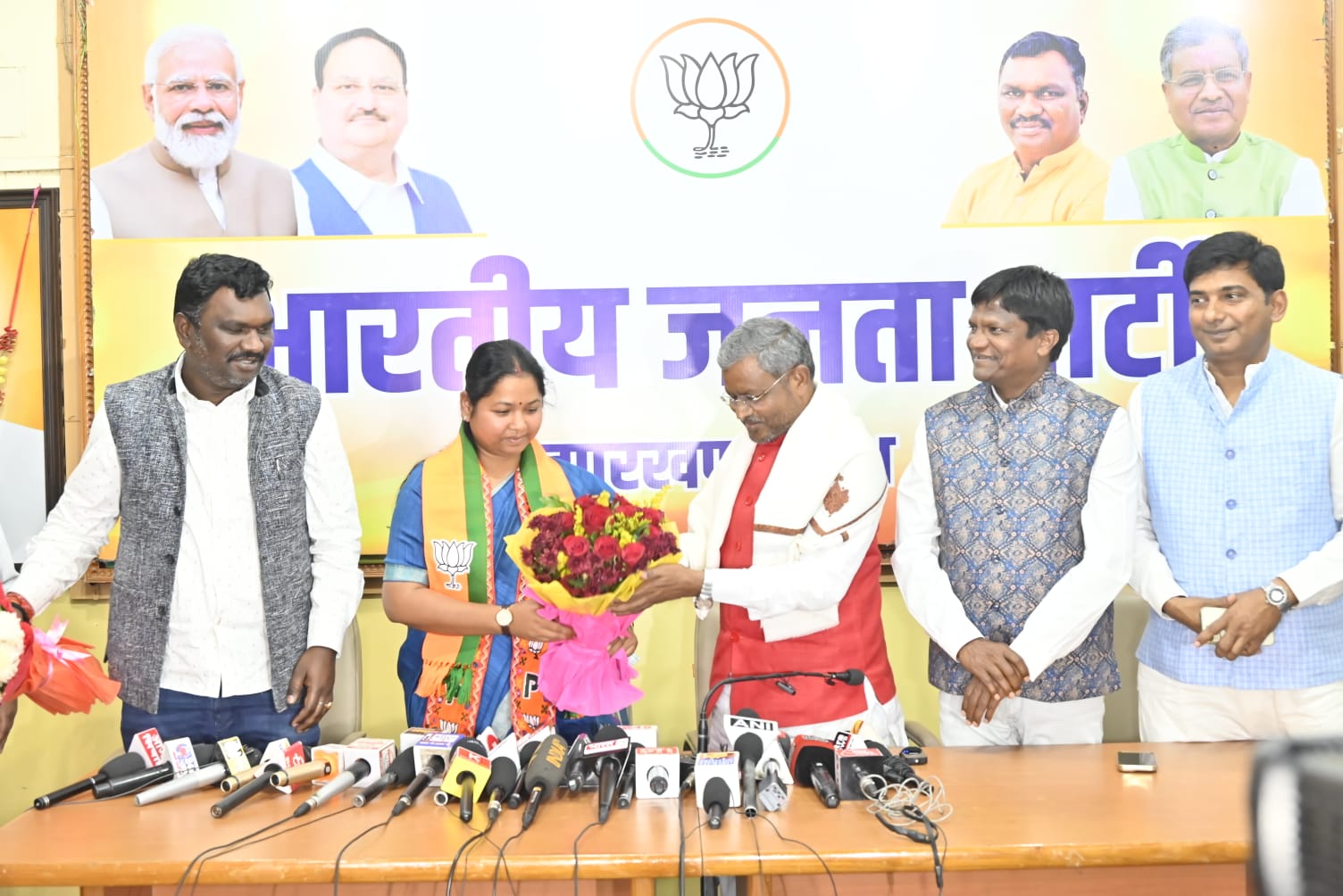 Congress MP Geeta Koda Joins BJP, Receives Party Membership from State President