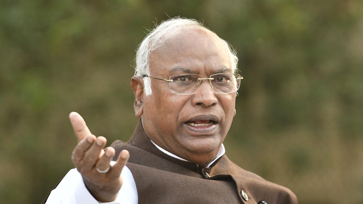 Opposition Slams BJP Manifesto Over Omission of Inflation, Unemployment