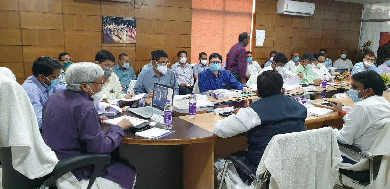 Benefit farmers by providing them with improved seeds: MP